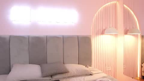 Teylor  Kim online show from January 7, 6:43 pm