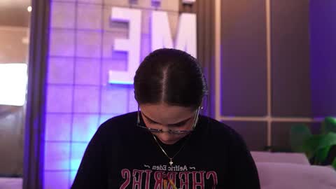 Teylor  Kim online show from January 14, 6:35 pm