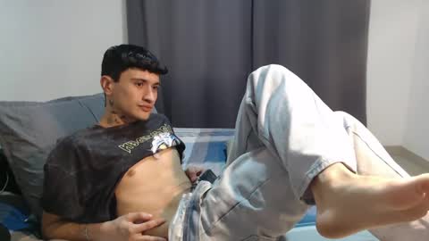 Snapshot of taylor_024 chatting on June 5, 6:20 am independent model online show from June 5, 6:20 am