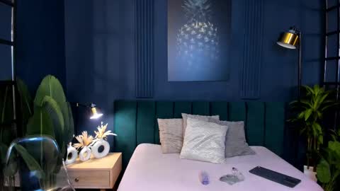 Taylor Bennet online show from February 11, 6:11 pm