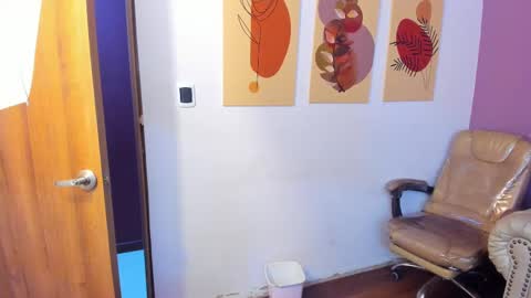 Taylor Bennet online show from October 6, 12:13 pm