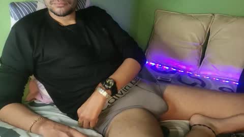 Taylor online show from March 8, 2:04 am