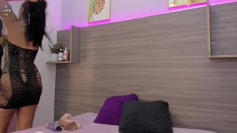 taylor_colores online show from September 20, 12:17 pm