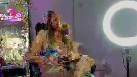 Snapshot of taylor_coxz chatting on December 17, 1:28 pm taylor_coxz online show from December 17, 1:28 pm