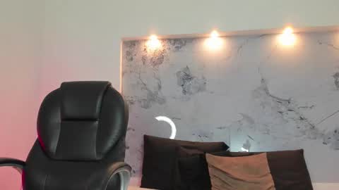 Taylor online show from February 6, 5:23 am