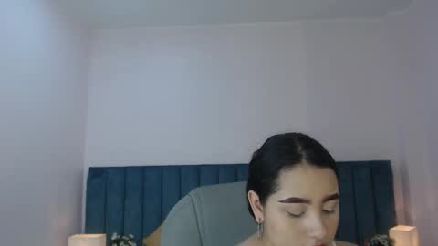 Snapshot of taylor_kelsiee chatting on March 23, 12:20 pm taylor_kelsiee online show from March 23, 12:20 pm