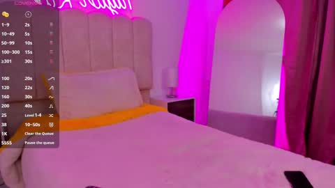 taylor rios online show from September 16, 3:18 am