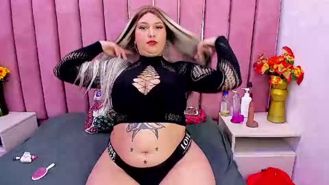 Snapshot of taylorbigass chatting on April 19, 3:28 am taylorbigass online show from April 19, 3:28 am