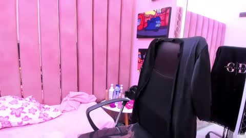 Snapshot of taylorbigass chatting on July 20, 2:59 am taylorbigass online show from July 20, 2:59 am
