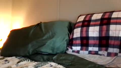 Snapshot of taylorbrant33 chatting on December 15, 6:34 pm t-grizzz online show from December 15, 6:34 pm