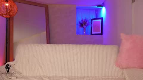 taylormichell online show from October 1, 6:47 pm