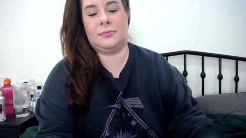 Taylor Michaels online show from December 1, 10:04 pm