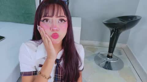 Snapshot of taylorsmitth_ chatting on October 17, 12:52 pm TAYLOR online show from October 17, 12:52 pm