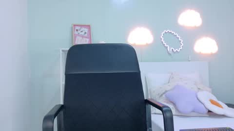 Snapshot of taylorsmitth_ chatting on October 29, 11:45 am TAYLOR online show from October 29, 11:45 am