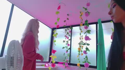 Snapshot of taylorsmitth_ chatting on October 31, 11:44 am TAYLOR online show from October 31, 11:44 am