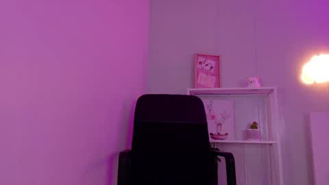 Snapshot of taylorsmitth_ chatting on November 21, 11:31 am TAYLOR online show from November 21, 11:31 am