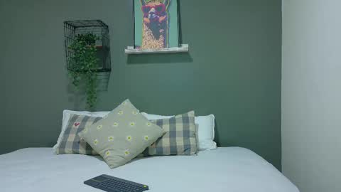 Snapshot of taylorsmitth_ chatting on November 22, 11:42 am TAYLOR online show from November 22, 11:42 am