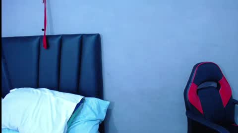 Tayron online show from October 2, 5:20 pm