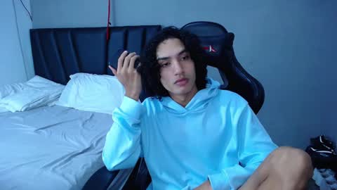 Tayron online show from February 6, 10:35 pm