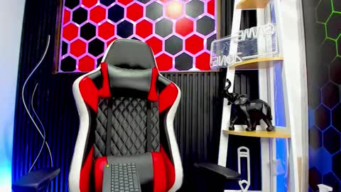 Snapshot of tayzon_foxxx chatting on March 23, 8:13 pm Sofia online show from March 23, 8:13 pm