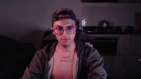 Teo independent model online show from February 18, 2:59 am