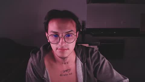 Teo independent model online show from February 28, 6:10 am