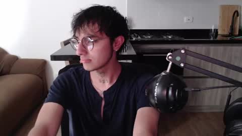 Teo independent model online show from July 3, 12:22 pm