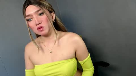 ellaine online show from January 4, 9:09 pm