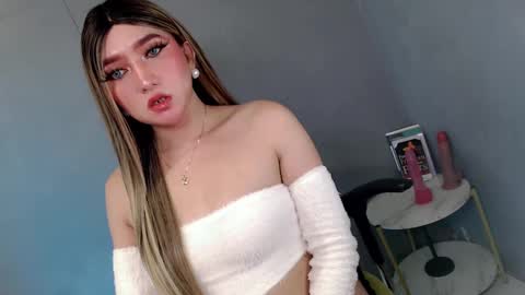 ellaine online show from March 9, 9:36 pm
