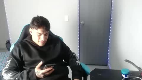 team23hot0 online show from November 5, 3:06 am