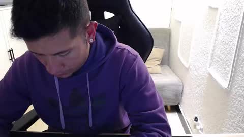 DYNAMITE DUO69 online show from March 13, 12:01 pm