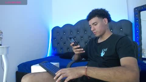 Snapshot of teamporn_18 chatting on December 12, 8:43 pm Danger online show from December 12, 8:43 pm