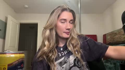 Snapshot of teamtragic chatting on October 17, 2:48 am Katy online show from October 17, 2:48 am