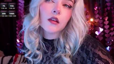 Snapshot of teapartyalice chatting on March 23, 4:49 am Alice online show from March 23, 4:49 am