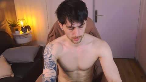 Snapshot of teasememartin chatting on March 25, 5:24 am Martin online show from March 25, 5:24 am