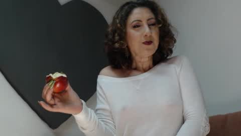 Snapshot of teasexpert4444 chatting on April 9, 6:02 am ALICIA--- online show from April 9, 6:02 am