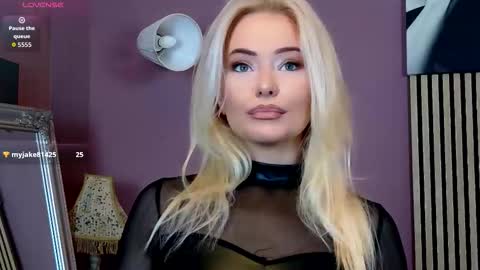 Snapshot of teasingjulianna chatting on January 19, 1:42 am teasingjulianna online show from January 19, 1:42 am