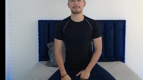 Snapshot of teban_28 chatting on December 1, 4:45 pm teban_28 online show from December 1, 4:45 pm