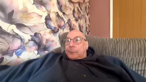 Mark online show from February 22, 2:04 pm