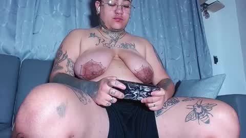 Charlee He online show from December 15, 11:36 am