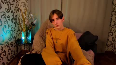 Snapshot of ted_lunn chatting on November 18, 6:56 pm Ted online show from November 18, 6:56 pm