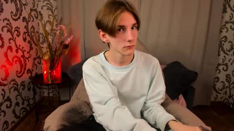 Snapshot of ted_lunn chatting on November 21, 7:01 pm Ted online show from November 21, 7:01 pm