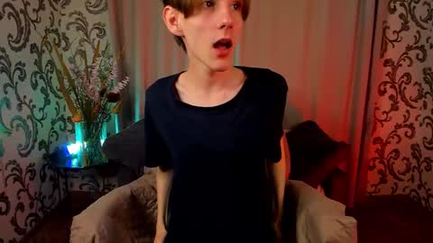 Snapshot of ted_lunn chatting on November 22, 7:02 pm Ted online show from November 22, 7:02 pm