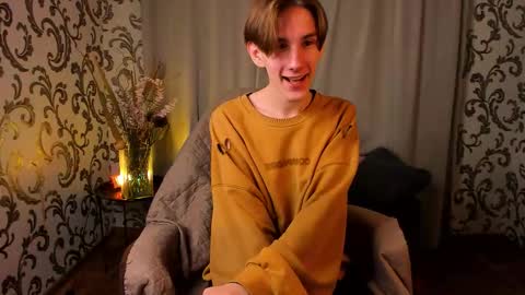 Snapshot of ted_lunn chatting on November 25, 7:58 pm Ted online show from November 25, 7:58 pm