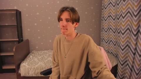 Snapshot of ted_lunn chatting on December 5, 7:10 pm Ted online show from December 5, 7:10 pm