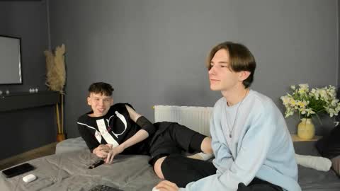 Snapshot of ted_lunn chatting on December 15, 7:29 pm Ted online show from December 15, 7:29 pm