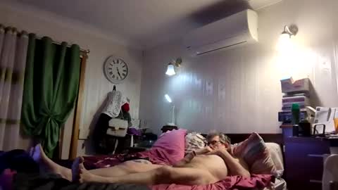 Snapshot of teddstiff chatting on December 5, 6:54 am Theodore online show from December 5, 6:54 am