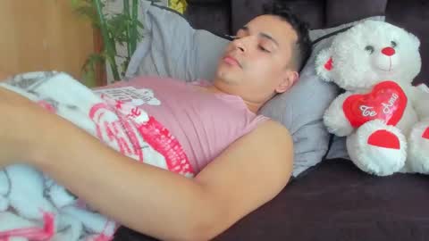 Snapshot of teddy_cowboy chatting on January 19, 12:28 pm Follow me on Twitter boys ryder and instagram teddyscoot 12 online show from January 19, 12:28 pm