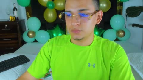 Snapshot of teddy_cowboy chatting on March 11, 5:27 am Follow me on Twitter boys ryder and instagram teddyscoot 12 online show from March 11, 5:27 am