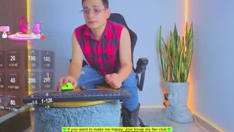 Snapshot of teddy_cowboy chatting on September 15, 1:05 am Follow me on Twitter boys ryder and instagram teddyscoot 12 online show from September 15, 1:05 am